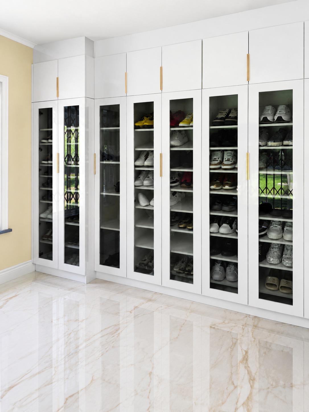 Built-in cupboard by Wood & Things